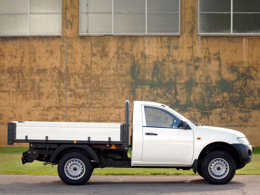  Mitsubishi L200 Tipper 2006 года  (UK) (фото 3 из 10)